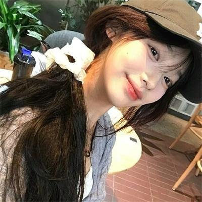 皮裘大衣女人